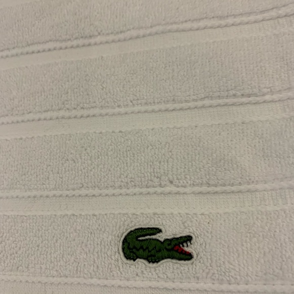 Guest towel set white Lacoste towel set. - Picture 9 of 9